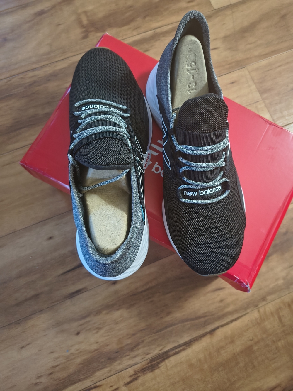 New Balance 520 Men’s Black and Gray Sneakers